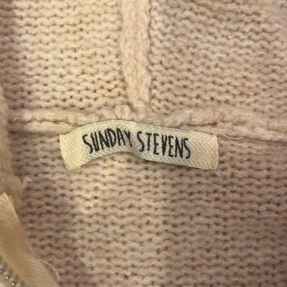 Sunday Stevens Woman’s Hooded Sweater Zip Up Size S/M - Picture 3 of 6